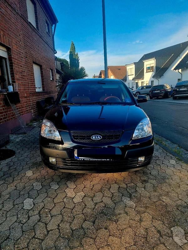 Schwarz Gebraucht 2005 Kia Rio 2 Limousine | 2.300 € (Fairer Preis) - Bild 1/4