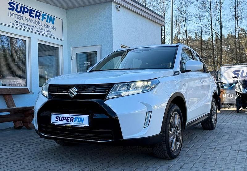 Gebraucht Suzuki Vitara Comfort+ 102 PS (75 kW) 2025 Weiß SUV
