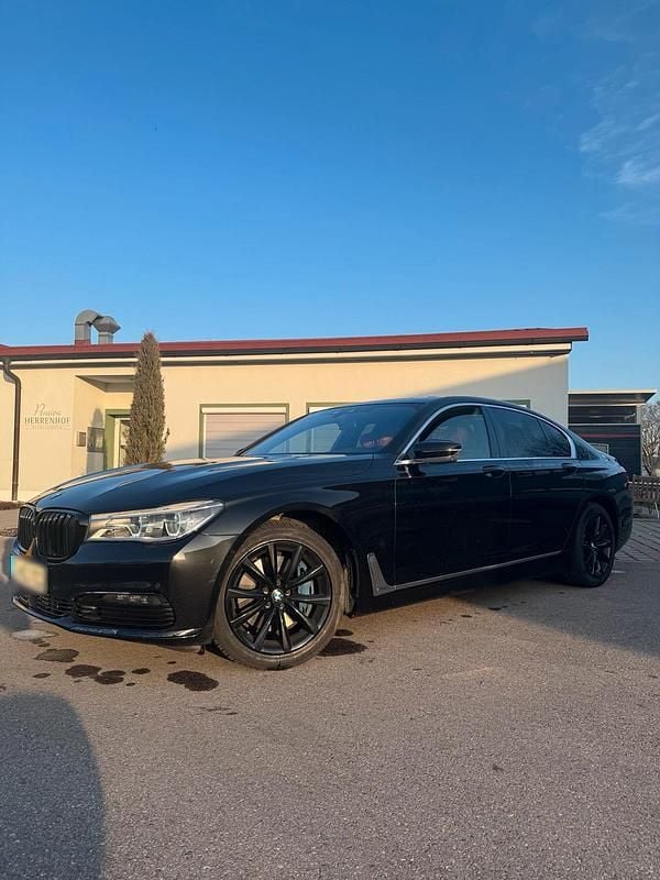 Second-hand BMW 730 258 CP (189 kW) 2016 Negru Berlinǎ