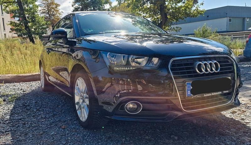 Schwarz Gebraucht 2011 Audi A1 Ambition Kleinwagen | 7.900 € (Fairer Preis) - Bild 1/4
