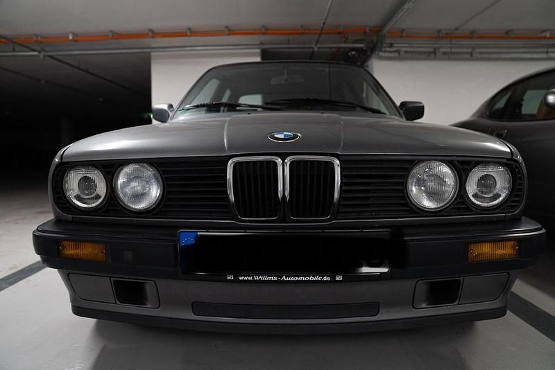 Gebraucht BMW 316 102 PS (75 kW) 1990 Grau Limousine