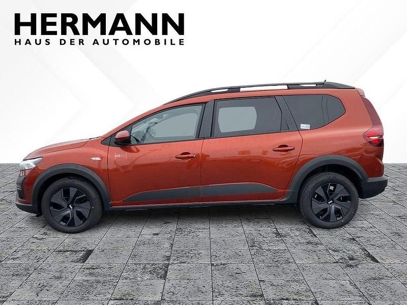 Gebraucht Dacia Jogger Expression 110 PS (80 kW) 2025 Braun Van / Kleinbus