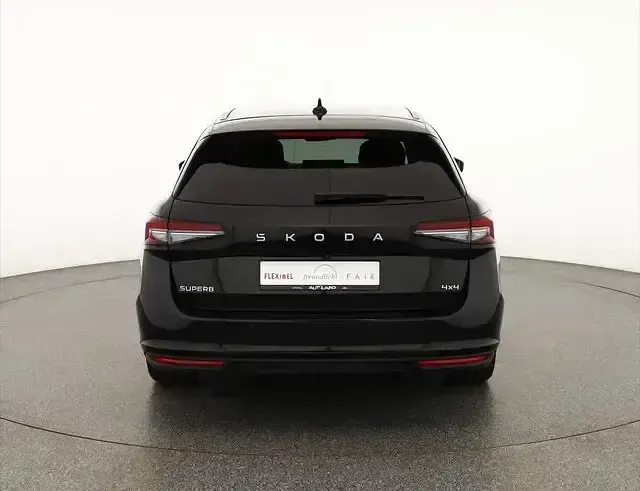 Gebraucht Skoda Superb Selection 193 PS (141 kW) 2024 Schwarz Kombi
