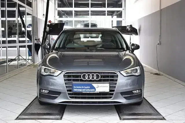 Gebraucht Audi A3 Ambiente 150 PS (110 kW) 2015 Monsungrau metallic Limousine