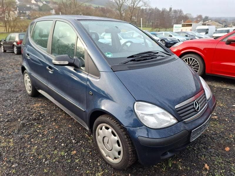 Blau Gebraucht 2003 Mercedes A160 Classic Van / Kleinbus | 1.499 € (Guter Preis) - Bild 1/4