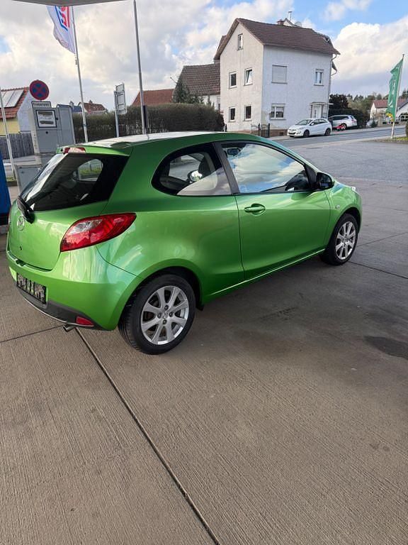 Gebraucht Mazda 2 75 PS (55 kW) 2009 Grün Kleinwagen