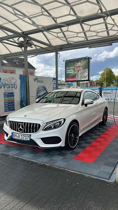 Weiß Gebraucht 2018 Mercedes C200 Coupé | 24.900 € (Fairer Preis) - Bild 1/4