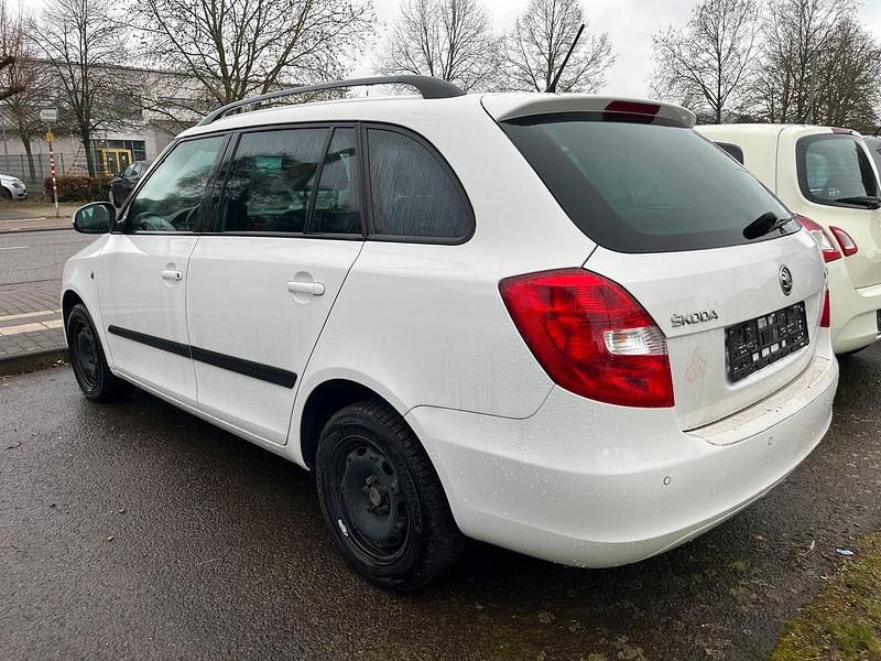 Gebraucht Skoda Fabia 86 PS (63 kW) 2013 Weiß Kombi