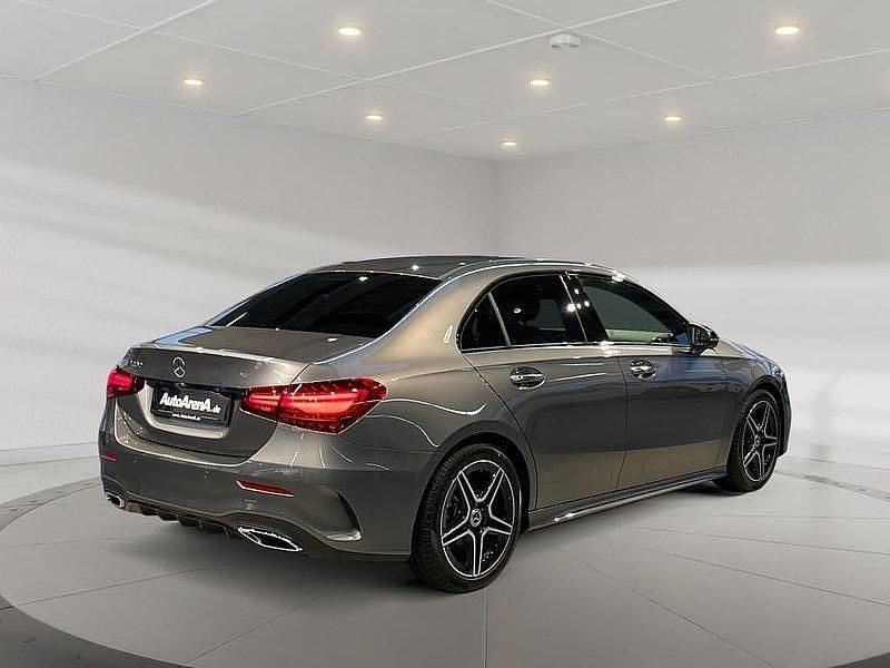 Metalliclack mountaingrau Gebraucht 2025 Mercedes A200 AMG Limousine | 33.120 € (Fairer Preis) - Bild 1/4