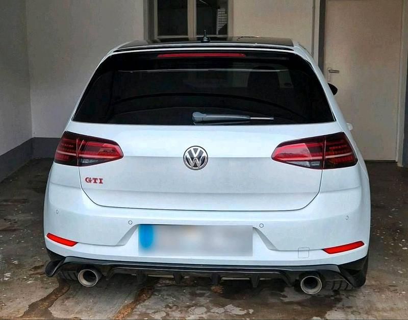 Gebraucht VW Golf VII GTI 290 PS (213 kW) 2019 Weiß Limousine