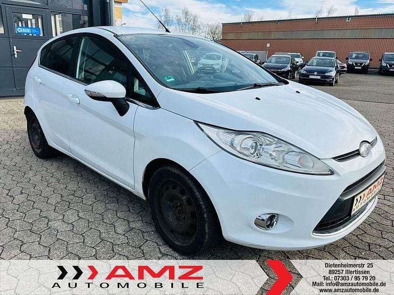 Gebraucht Ford Fiesta Titanium 82 PS (60 kW) 2010 Weiß Kleinwagen