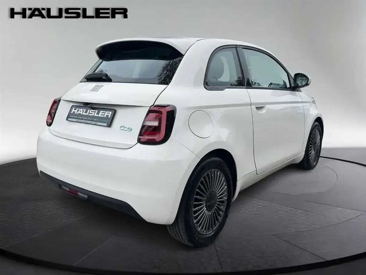 Gebraucht Fiat 500e Icon 86 kW (117 PS) 2022 Weiss Kleinwagen