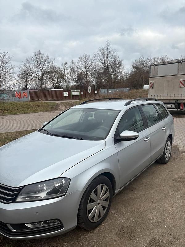 Gebraucht VW Passat 140 PS (102 kW) 2013 Silber Kombi