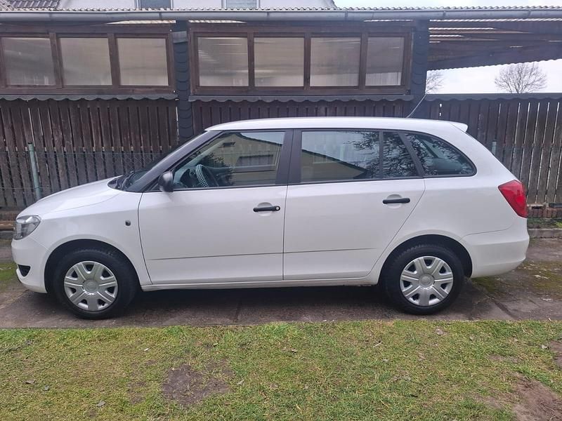 Gebraucht Skoda Fabia 69 PS (50 kW) 2013 Weiß Kombi