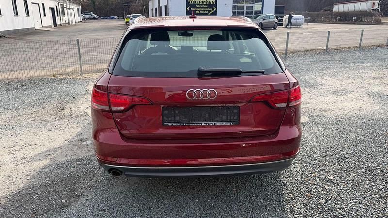 Gebraucht Audi A4 Ambiente 150 PS (110 kW) 2017 Rot Kombi