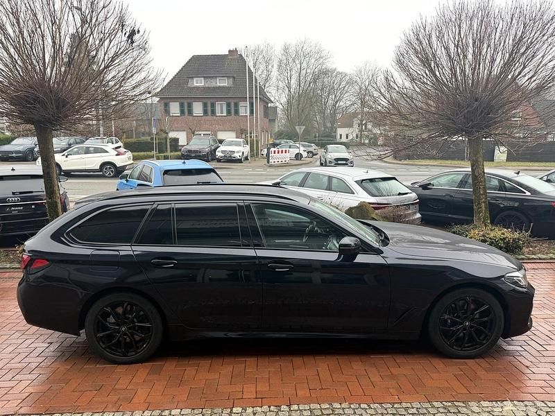 Gebraucht BMW 530e M Sport 292 PS (214 kW) 2021 Schwarz metallic