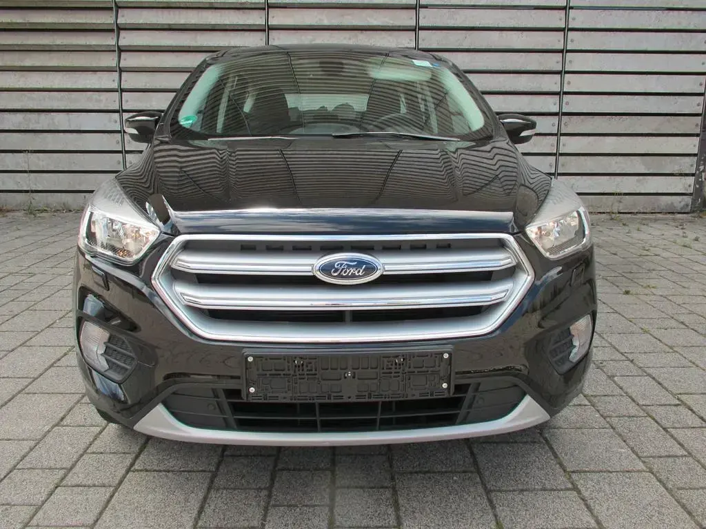 Gebraucht Ford Kuga Trend 150 PS (110 kW) 2018 Schwarz SUV