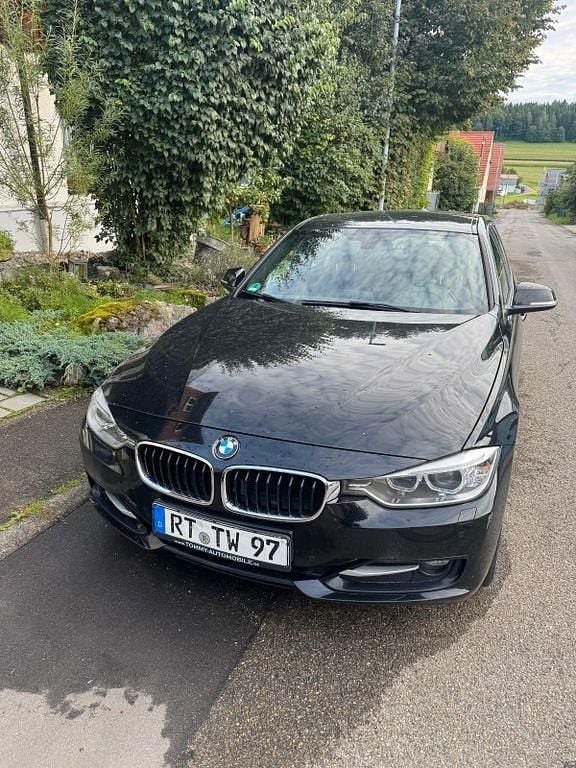 Schwarz Gebraucht 2014 BMW 320 Sport Line Kombi | 6.500 € (Superpreis) - Bild 1/4