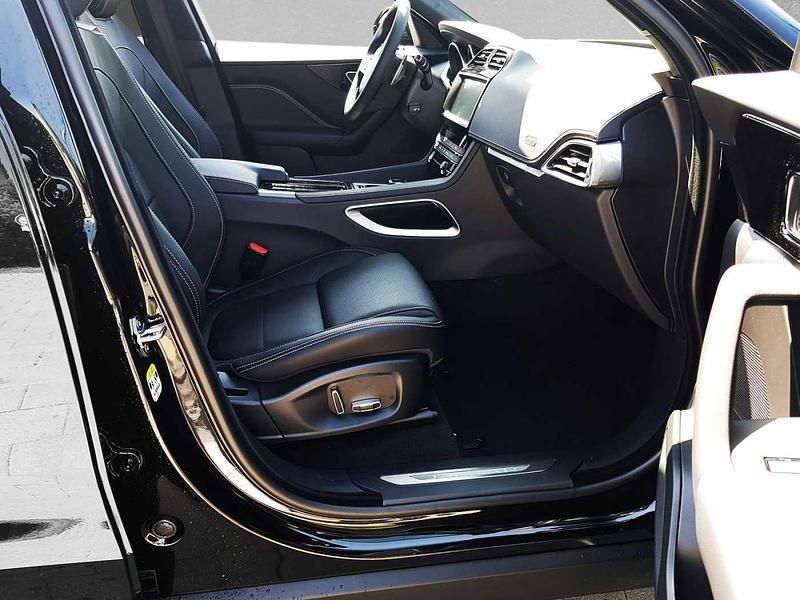 Gebraucht Jaguar F-Pace R-Sport 181 PS (133 kW) 2020 Schwarz SUV