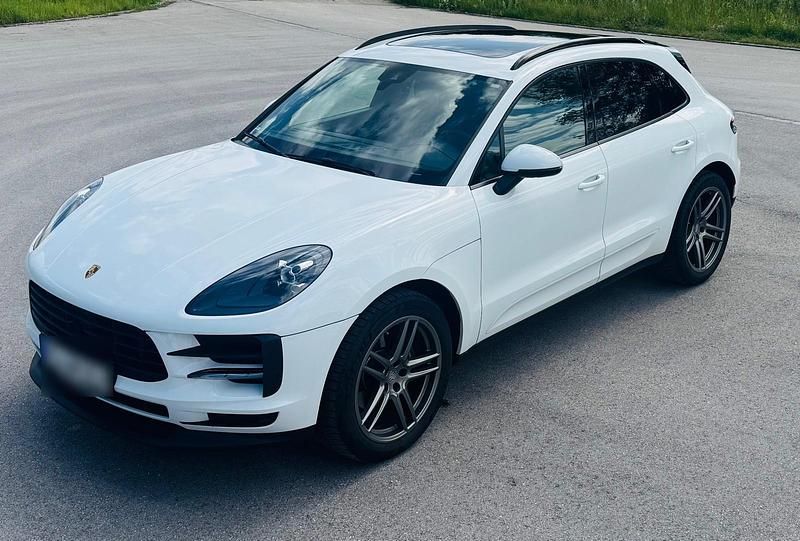 Weiß Gebraucht 2018 Porsche Macan SUV | 43.700 € (Teuer) - Bild 1/4