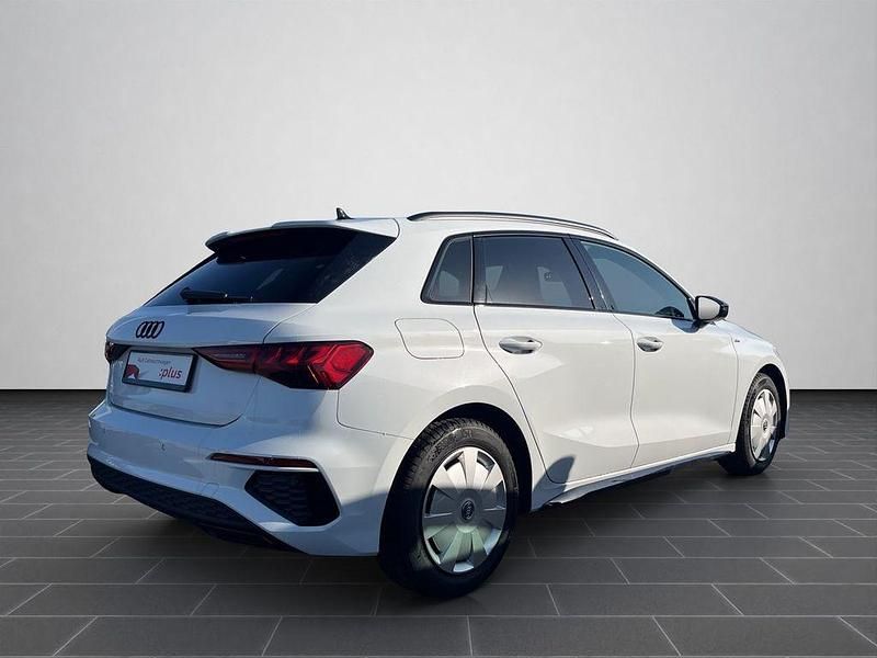 Gebraucht Audi A3 Ambiente 150 PS (110 kW) 2023 Gletscherweiß metallic (metallic) Limousine