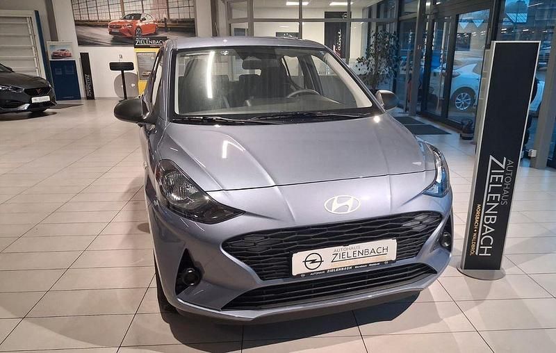 Neu Hyundai i10 Select 63 PS (46 kW) 2025 Grau Kleinwagen