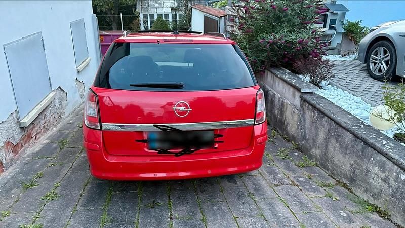 Gebraucht Opel Astra 116 PS (85 kW) 2008 Rot Kombi