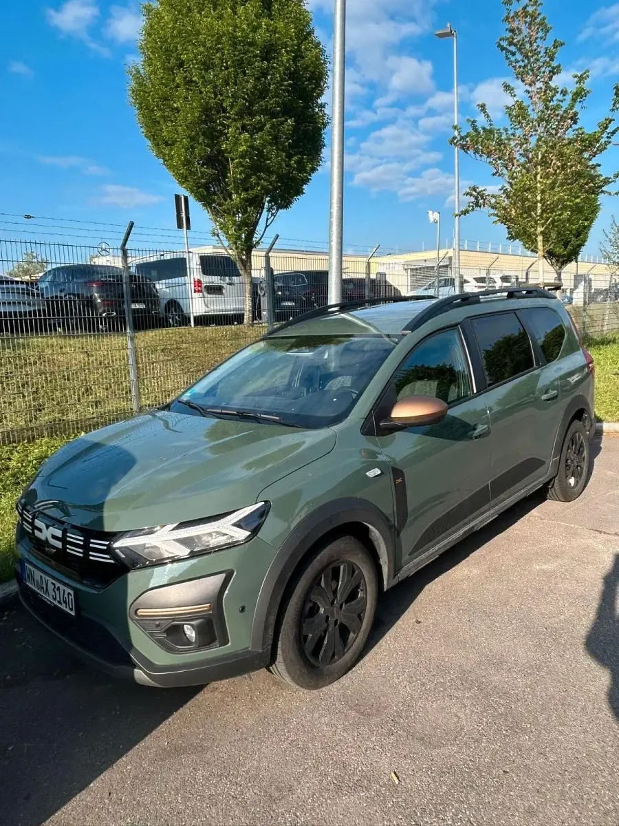Gebraucht Dacia Jogger Extreme 110 PS (80 kW) 2024 Grün Van / Kleinbus