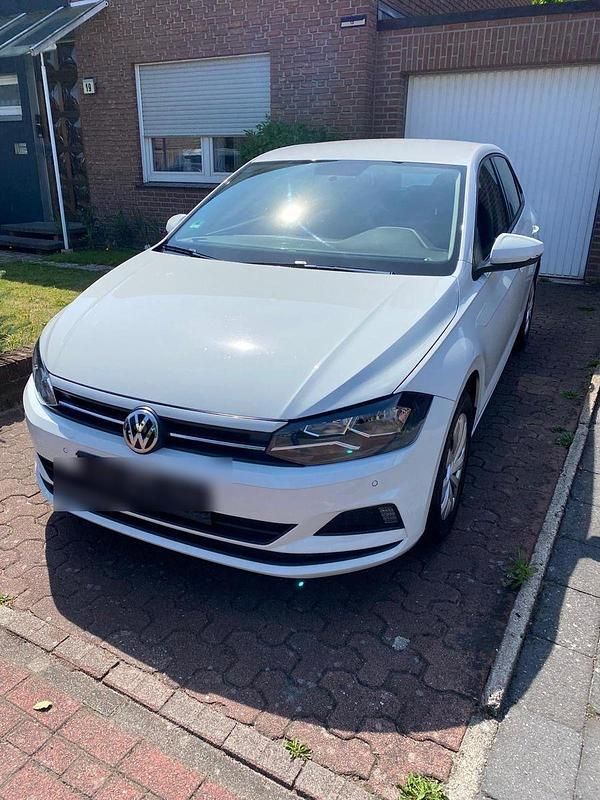 Weiß Gebraucht 2021 VW Polo Comfortline Kleinwagen | 9.450 € (Guter Preis) - Bild 1/4