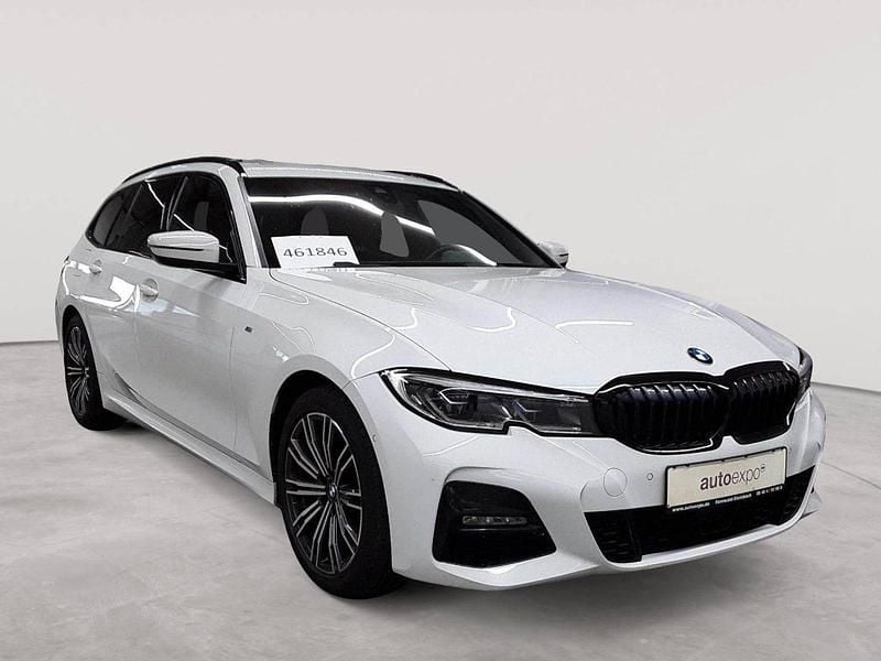 Alpinweiß Gebraucht 2022 BMW 320 M Sport Kombi | 28.290 € (Guter Preis) - Bild 1/4