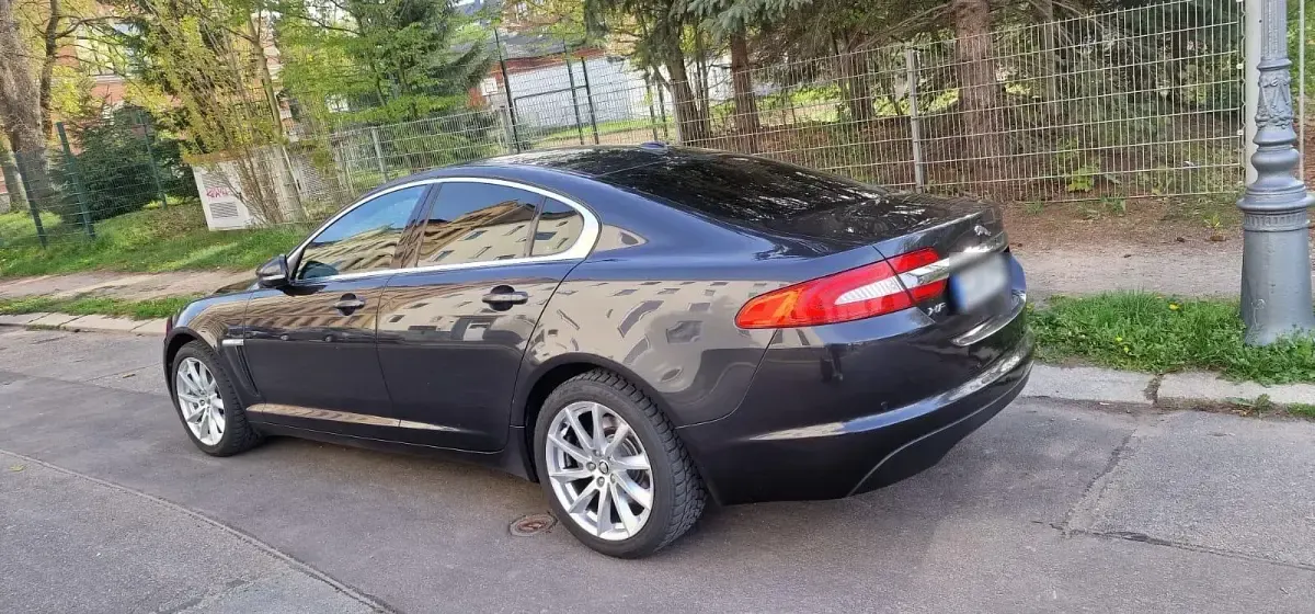 Gebraucht Jaguar XF 191 PS (140 kW) 2012 Schwarz Limousine