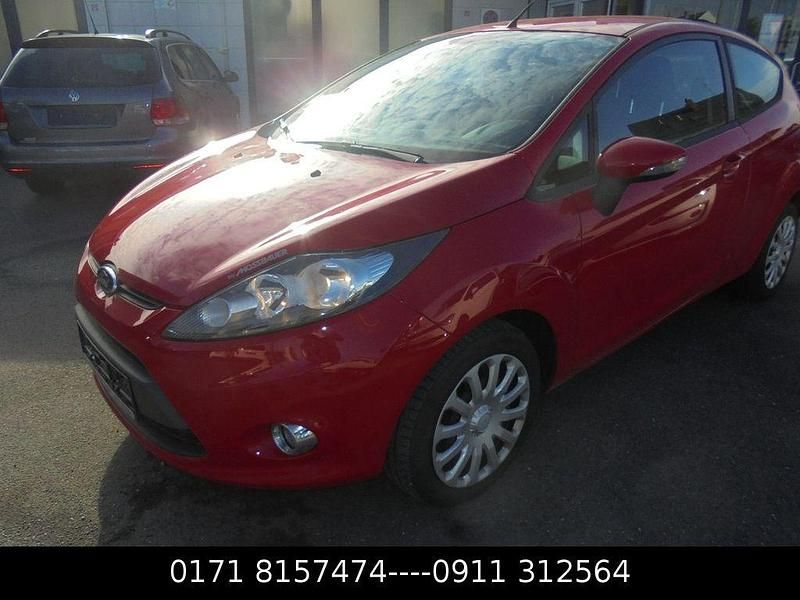 Gebraucht Ford Fiesta 60 PS (44 kW) 2012 Rot Kleinwagen