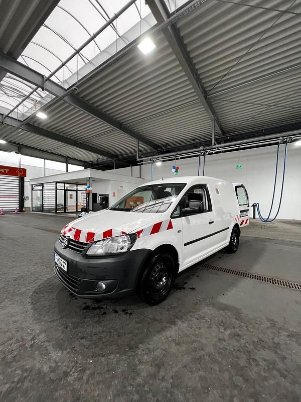 Weiß Gebraucht 2011 VW Caddy Van / Kleinbus | 7.999 € - Bild 1/4