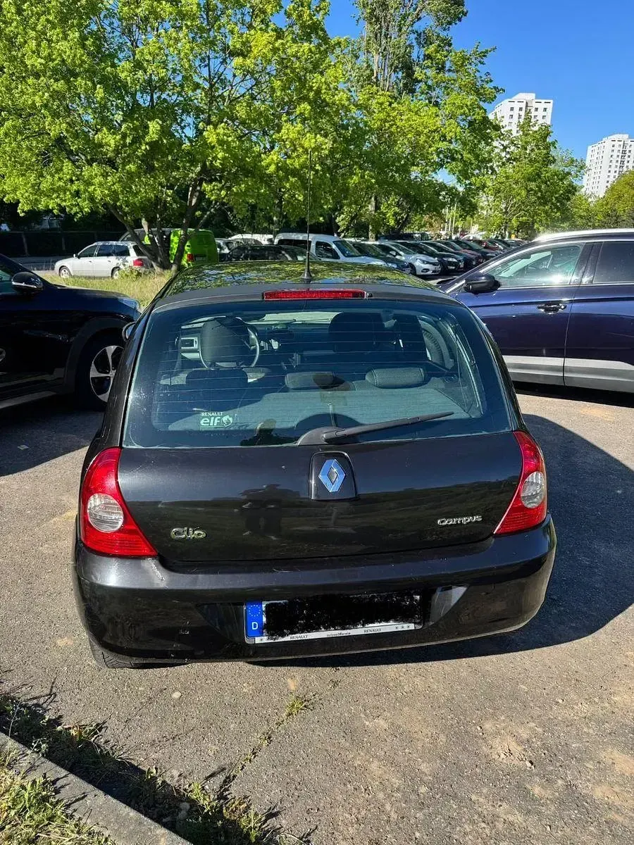 Używany Renault Clio II Expression 75 KM (55 kW) 2009 Czarny Hatchback