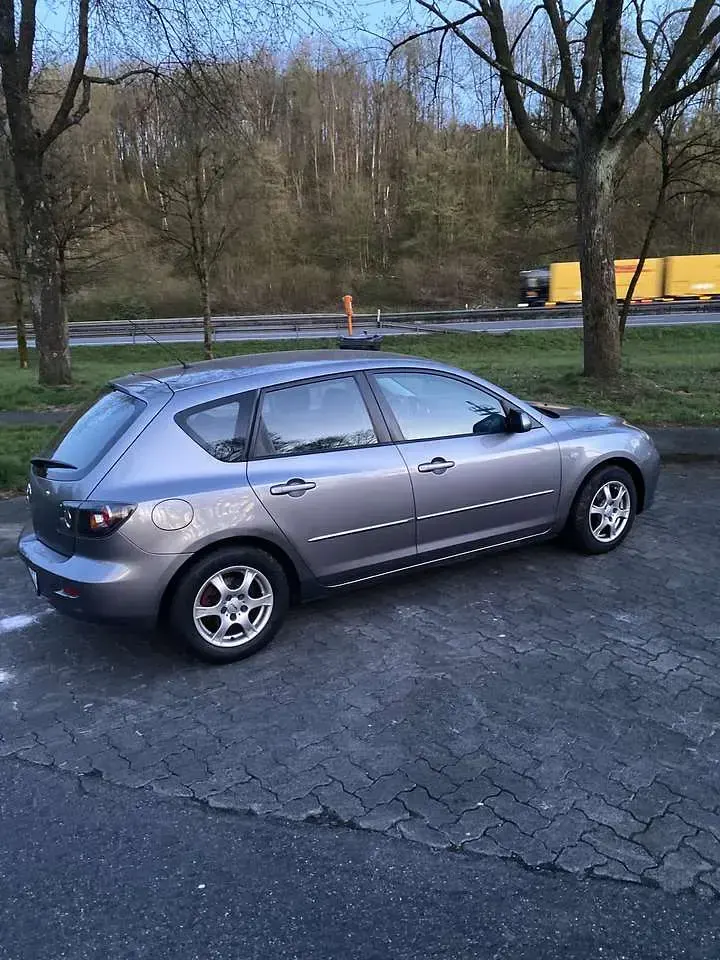 Używany Mazda 3 105 KM (77 kW) 2006 Sedan/Limuzyna