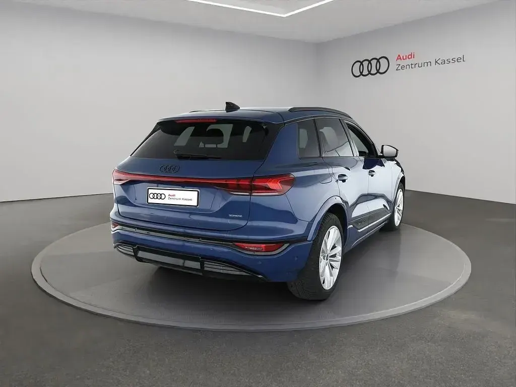 Gebraucht Audi Q6 e-tron Ambiente 284 kW (387 PS) 2025 Ascariblau metallic SUV