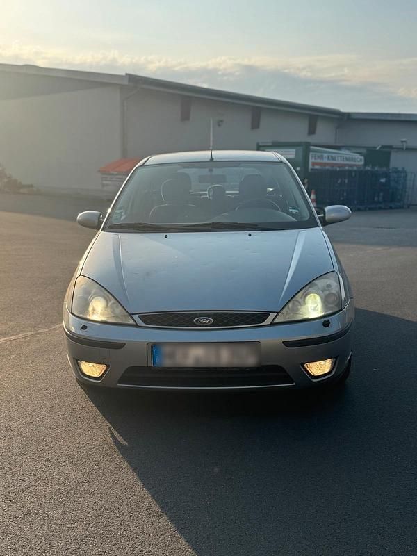 Silber Gebraucht 2003 Ford Focus Kombi | 599 € (Superpreis) - Bild 1/4