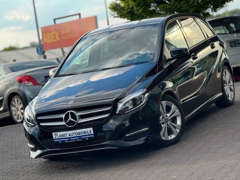 Schwarz Gebraucht 2017 Mercedes B220 Van / Kleinbus | 19.990 € (Fairer Preis) - Bild 1/4