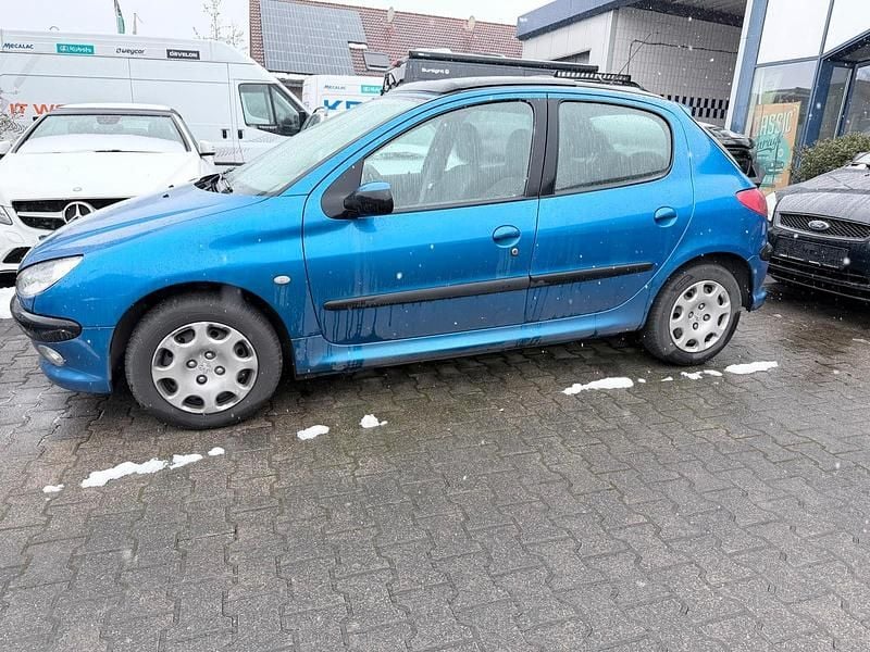 Blau Gebraucht 2004 Peugeot 206 Kleinwagen | 350 € (Superpreis) - Bild 1/4