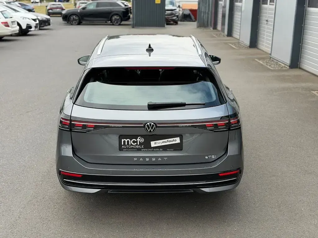 Gebraucht VW Passat Elegance 150 PS (110 kW) 2026 Grau Kombi