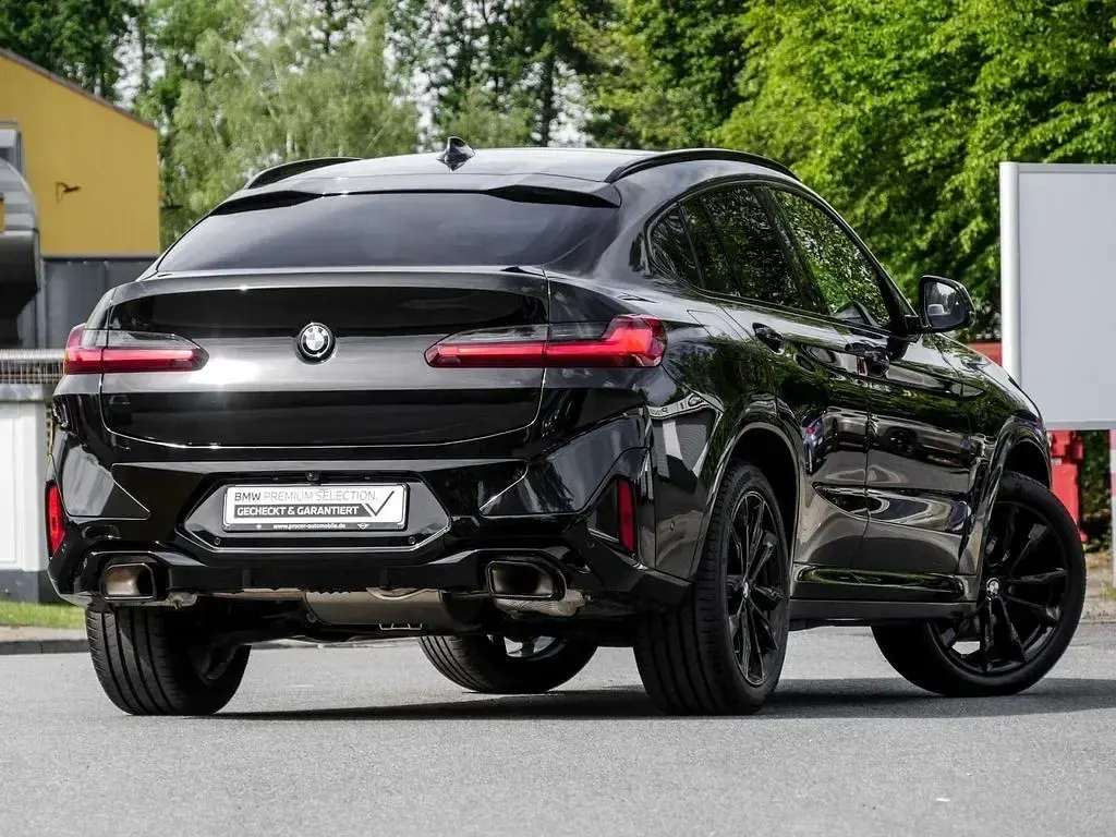 Gebraucht BMW X4 Performance 190 PS (139 kW) 2025 Black sapphire SUV