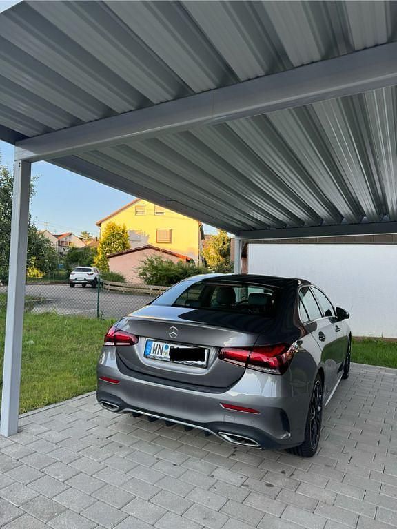 Grau Gebraucht 2022 Mercedes A200 AMG line Limousine | 28.999 € (Fairer Preis) - Bild 1/4