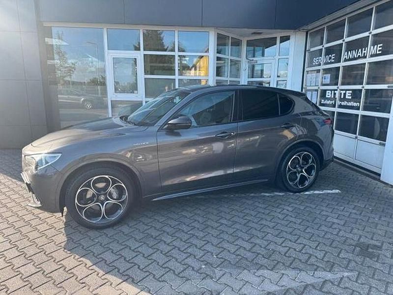 Gebraucht Alfa Romeo Stelvio Veloce 209 PS (153 kW) 2022 Grau SUV