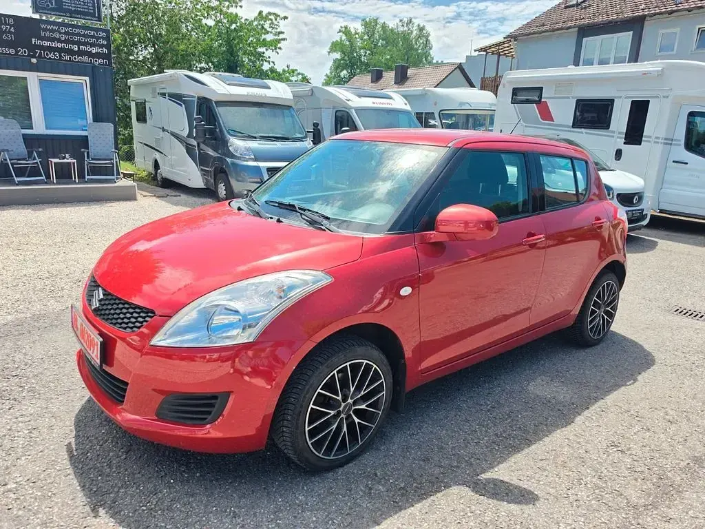 Gebraucht Suzuki Swift Club 94 PS (69 kW) 2012 Rot Kleinwagen