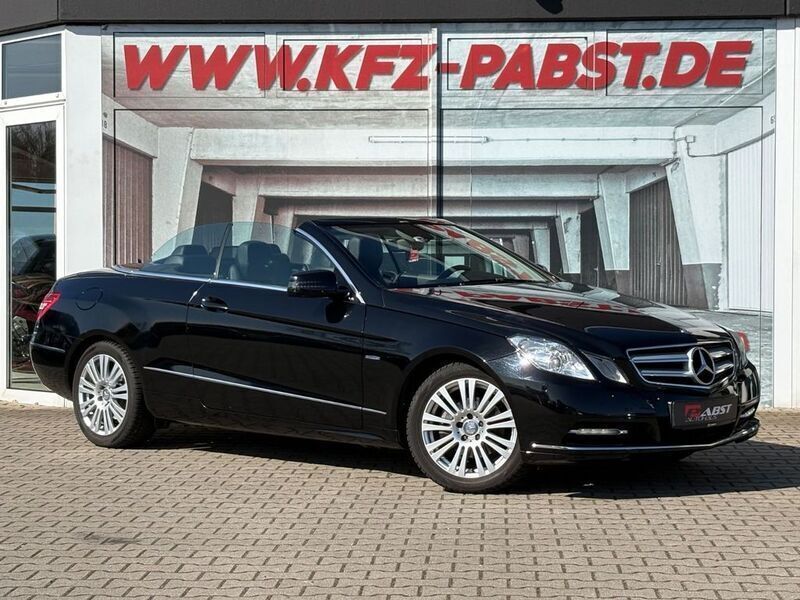 Schwarz Gebraucht 2012 Mercedes E220 Elegance Cabrio | 15.990 € (Fairer Preis) - Bild 1/4