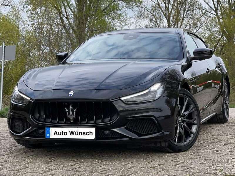 Schwarz Gebraucht 2019 Maserati Ghibli Coupé | 44.900 € (Teuer) - Bild 1/4