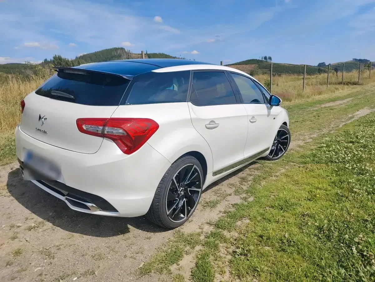 Gebraucht Citroën DS5 163 PS (119 kW) 2013 Weiß Kleinwagen