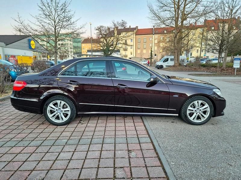 Gebraucht Mercedes E350 265 PS (194 kW) 2011 Andere farben Limousine