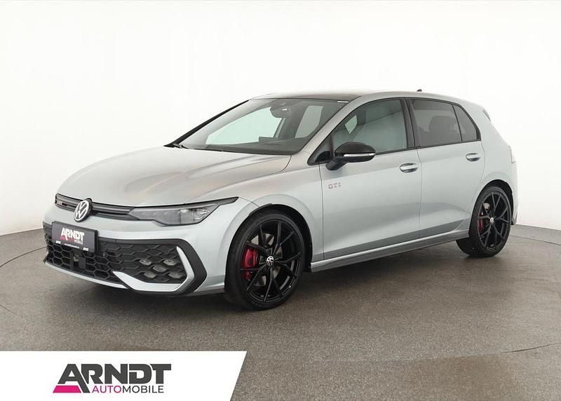 Silber Gebraucht 2025 VW Golf GTI Limousine | 39.684 € - Bild 1/4