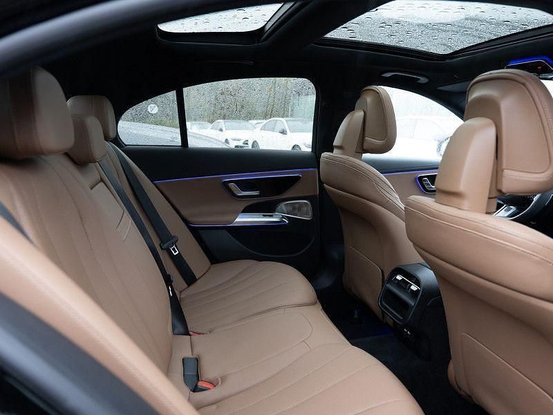 Gebraucht Mercedes E200 AMG 204 PS (150 kW) 2025 Schwarz metalliclack obsidianschwarz Limousine